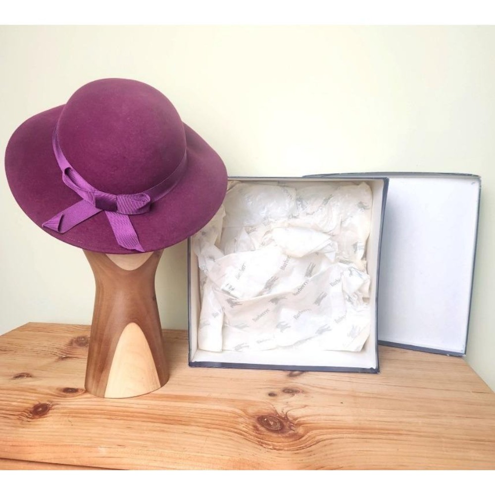 Vintage Burberrys Magenta Purple 100% Wool Felt Cloche Hat Made in England Box - Picture 3 of 9
